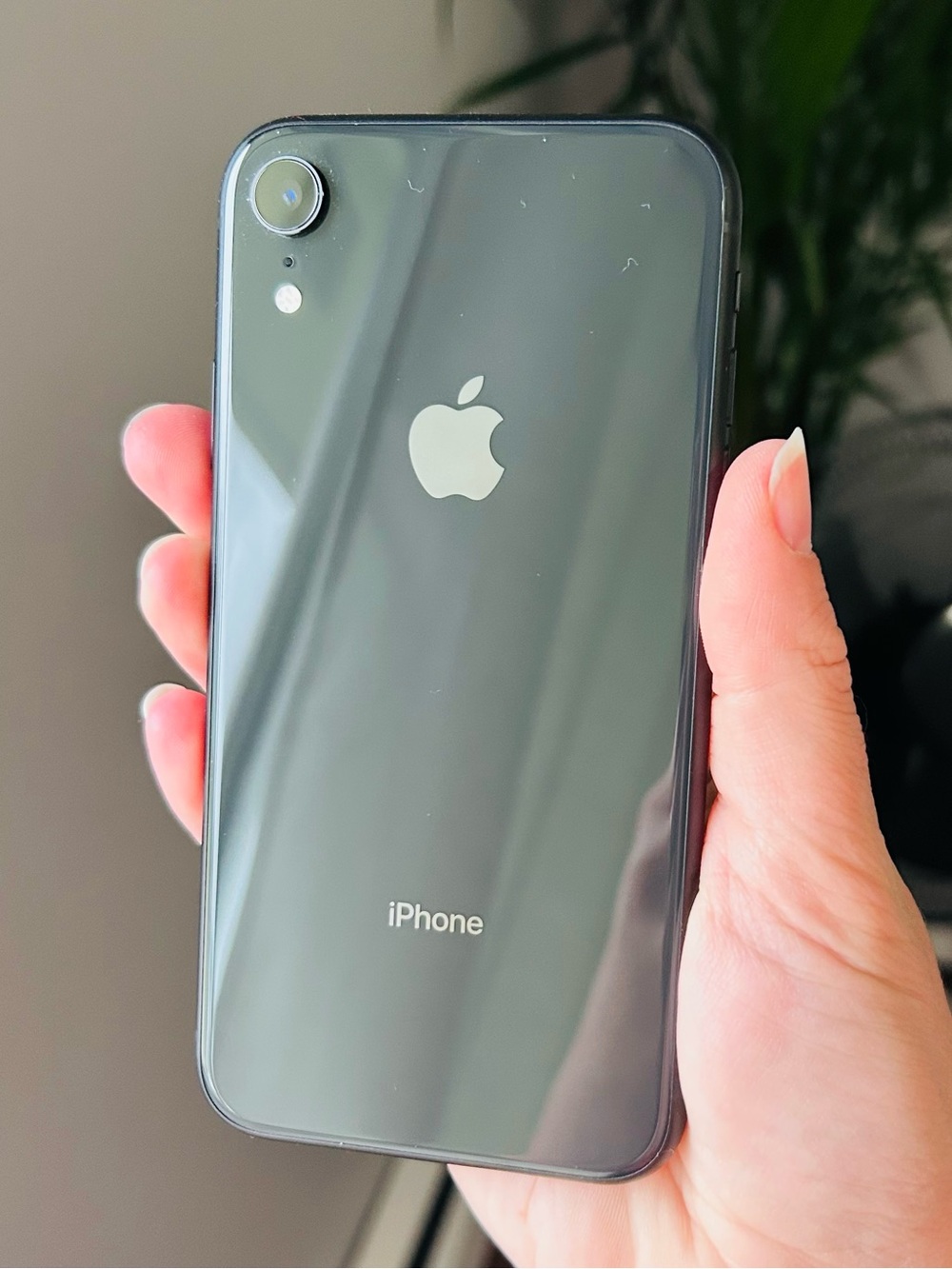 📱 Apple iPhone XR 64GB – Black – Factory Unlocked